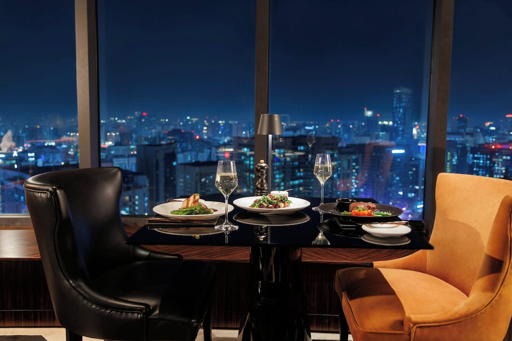 Le Royal Meridien Abu Dhabi — Restaurant & bars in Abu Dhabi