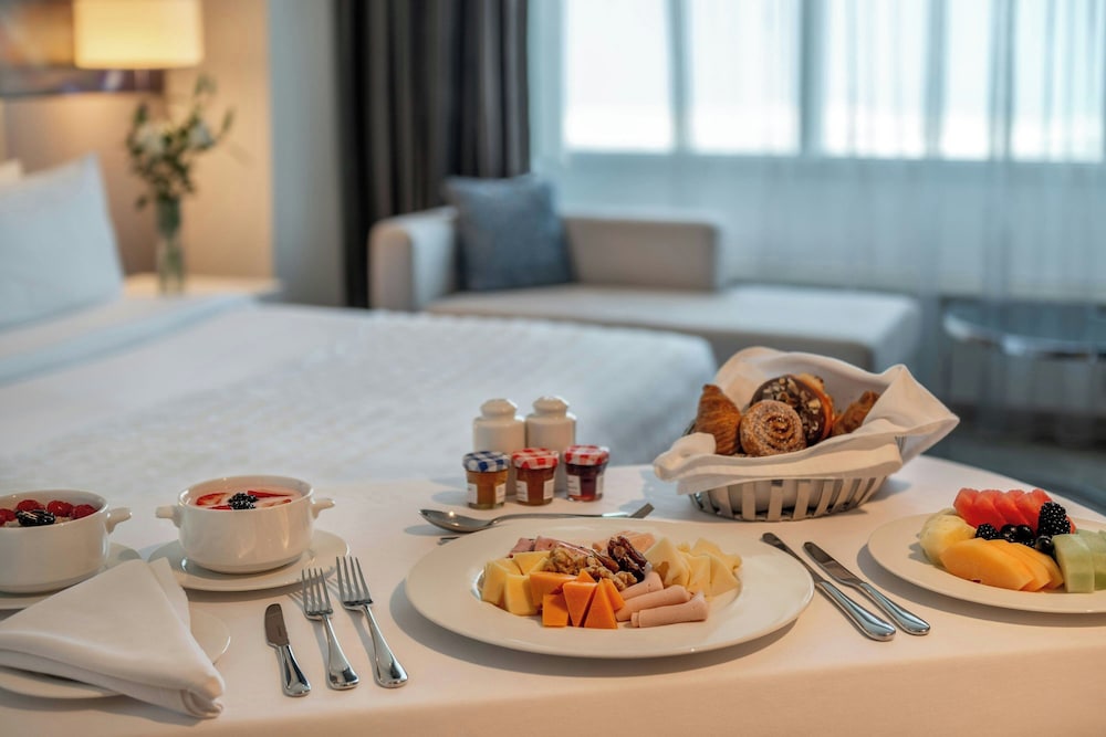 Le Royal Meridien Abu Dhabi — Hotel rooms in Abu Dhabi