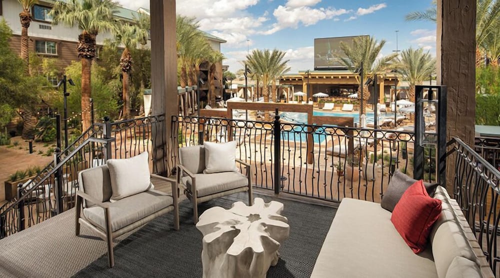Silverton Casino Lodge - Newly Renovated — Swimming pool in Las Vegas, Nevada