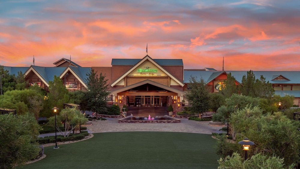 Silverton Casino Lodge - Newly Renovated — Hotel building in Las Vegas, Nevada