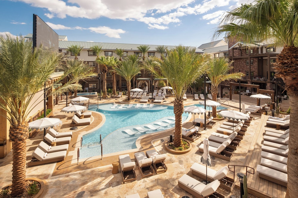 Silverton Casino Lodge - Newly Renovated — Swimming pool in Las Vegas, Nevada