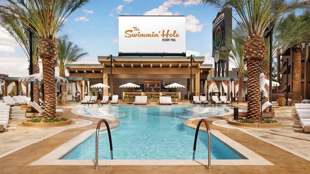 Silverton Casino Lodge - Newly Renovated — Swimming pool in Las Vegas, Nevada