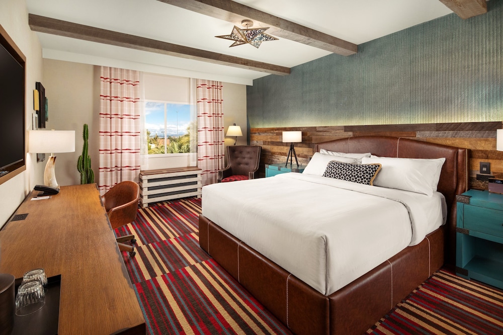 Silverton Casino Lodge - Newly Renovated — Hotel rooms in Las Vegas, Nevada