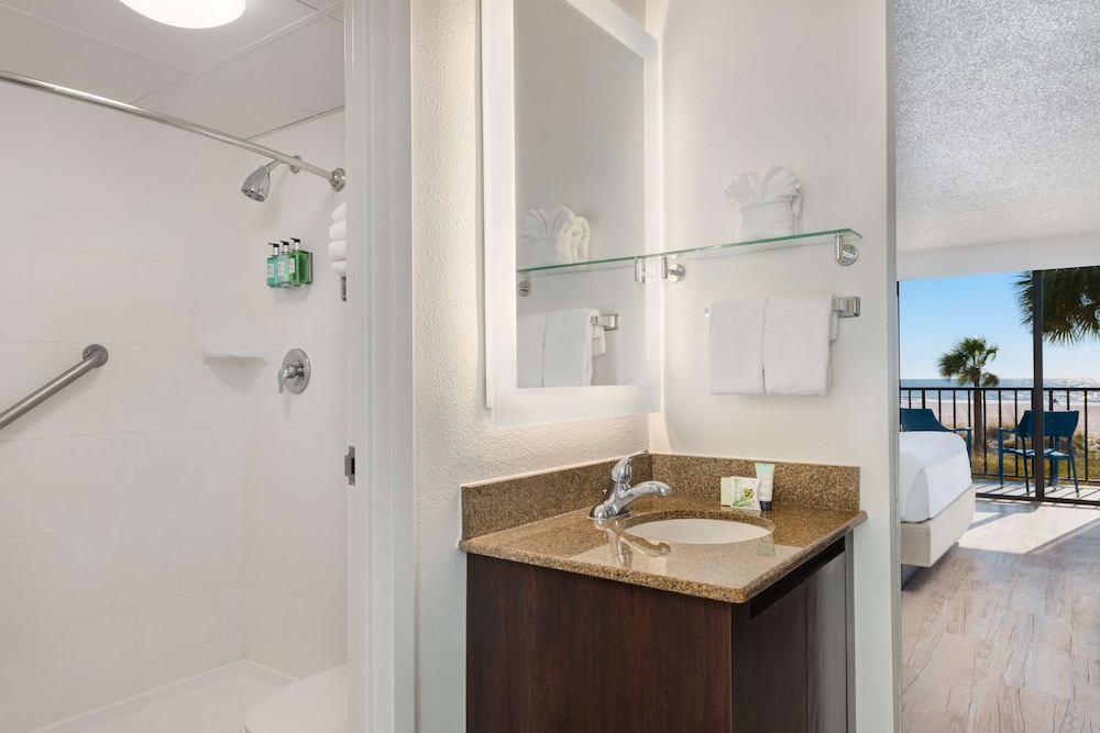 St Pete Shores Hotel — Hotel rooms in Treasure Island, Florida