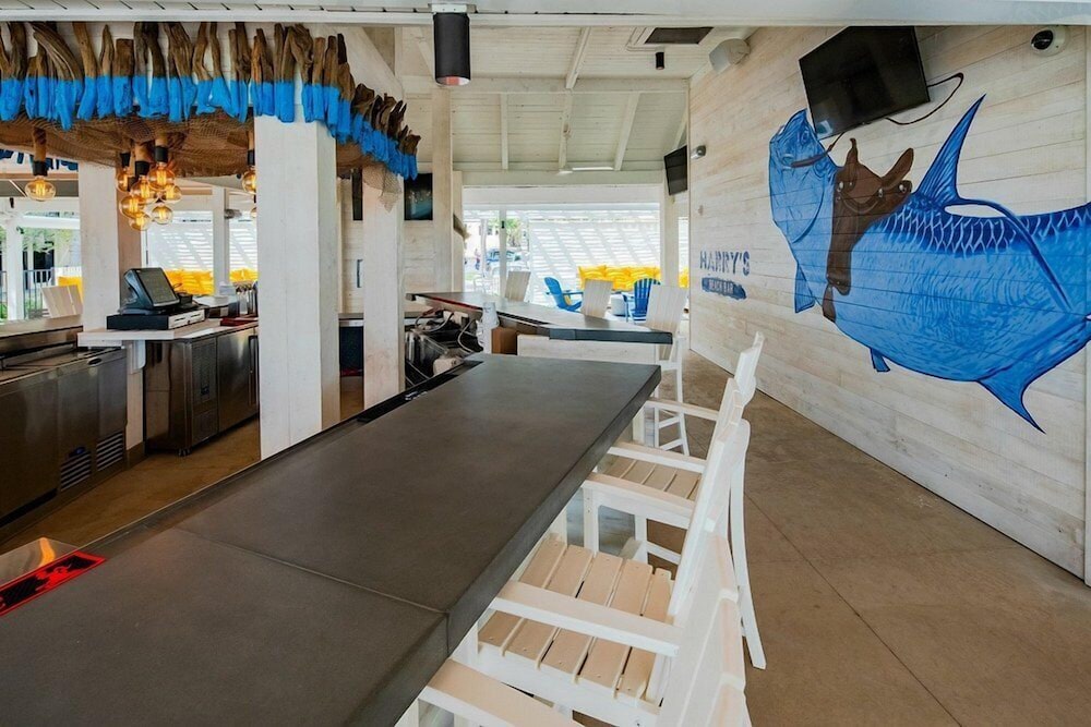 St Pete Shores Hotel — Restaurant & bars in Treasure Island, Florida