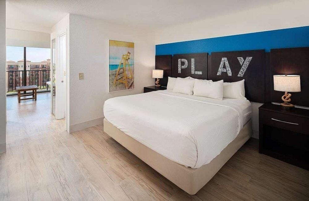 St Pete Shores Hotel — Hotel rooms in Treasure Island, Florida