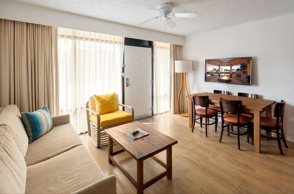 St Pete Shores Hotel — Hotel rooms in Treasure Island, Florida