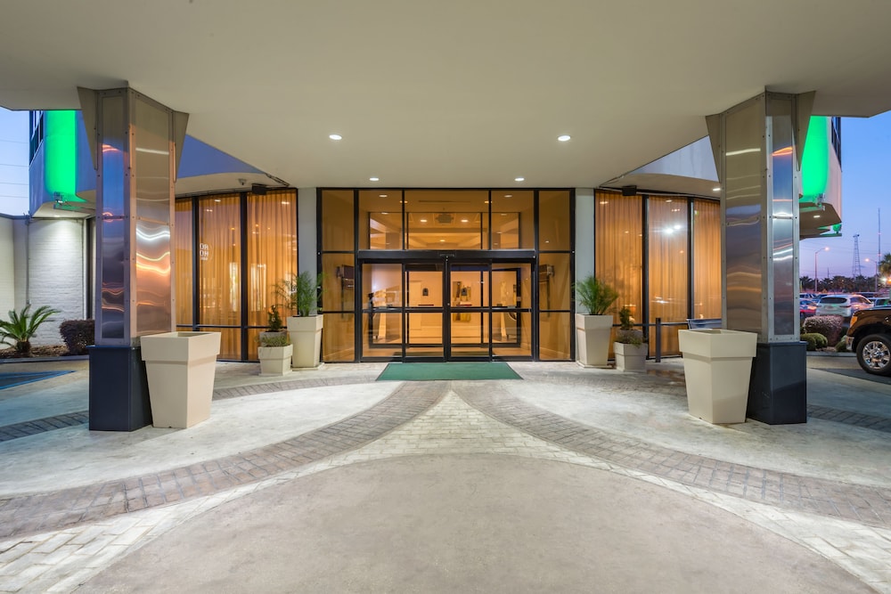 Holiday Inn New Orleans West Bank Tower by IHG — Hotel building in Gretna, Louisiana