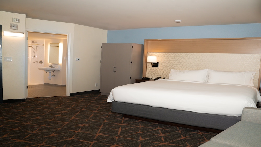 Holiday Inn New Orleans West Bank Tower by IHG — Hotel rooms in Gretna, Louisiana