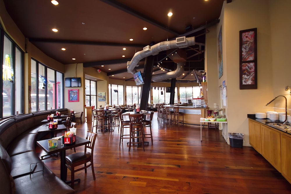 Holiday Inn New Orleans West Bank Tower by IHG — Restaurant & bars in Gretna, Louisiana