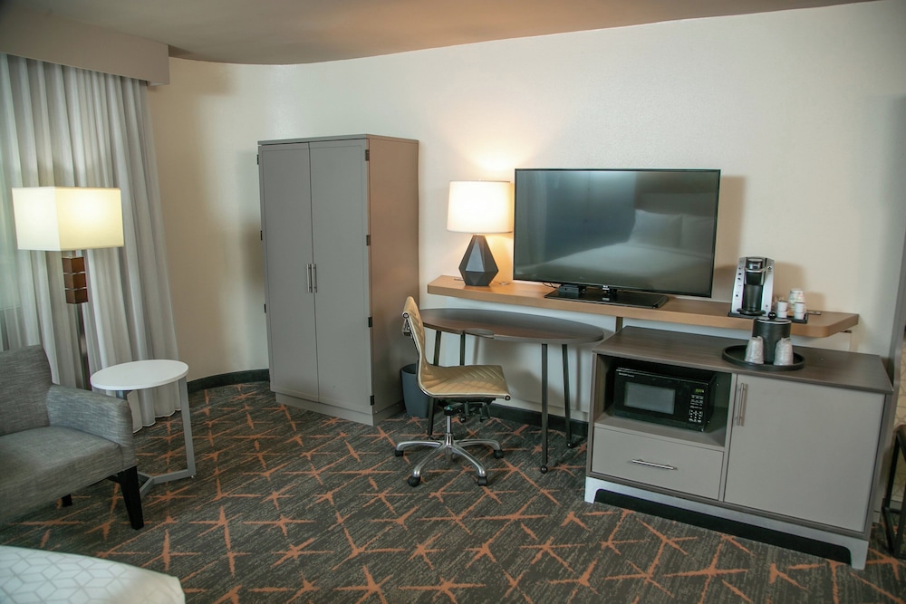 Holiday Inn New Orleans West Bank Tower by IHG — Hotel rooms in Gretna, Louisiana