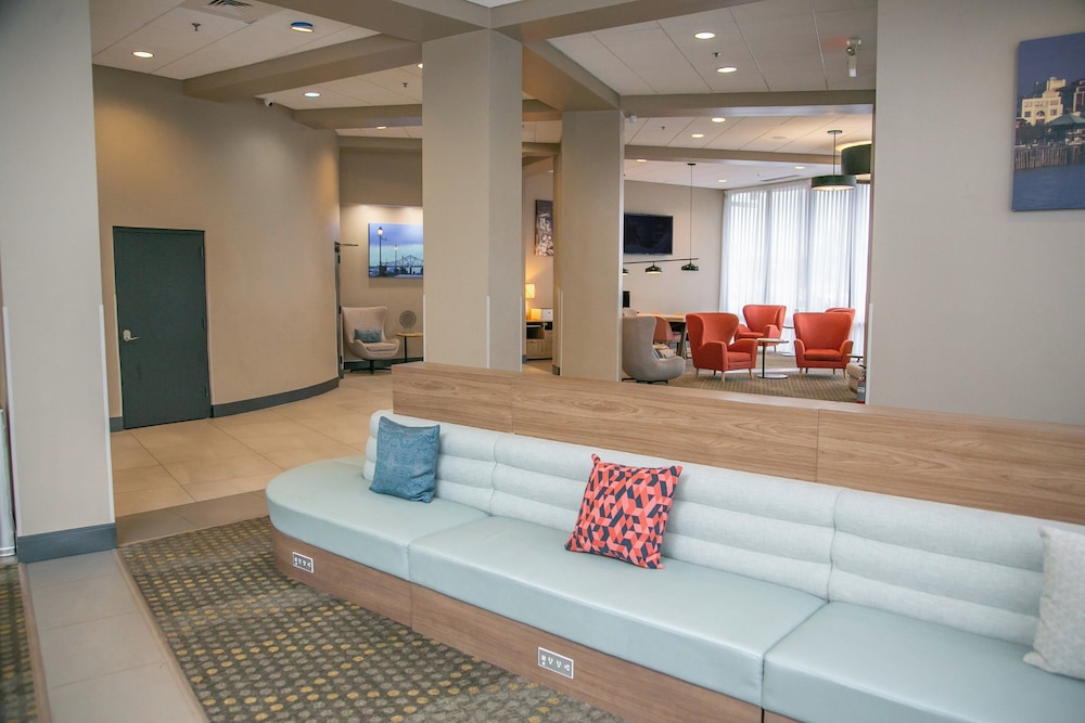Holiday Inn New Orleans West Bank Tower by IHG — Restaurant & bars in Gretna, Louisiana