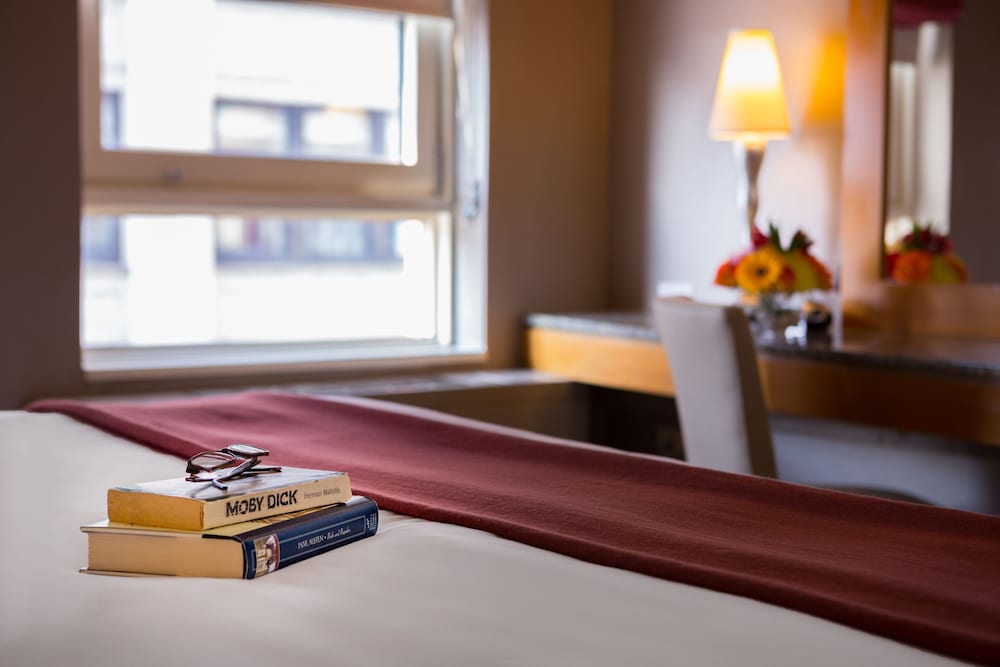 Hotel Giraffe by Library Hotel Collection — Hotel rooms in New York City, New York State