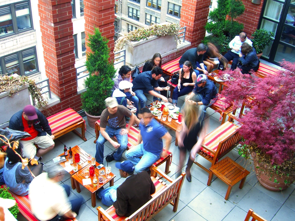 Hotel Giraffe by Library Hotel Collection — Restaurant & bars in New York City, New York State