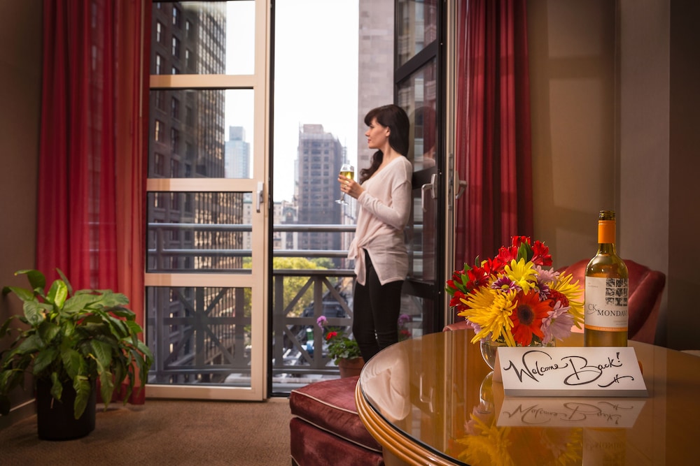 Hotel Giraffe by Library Hotel Collection — Hotel rooms in New York City, New York State