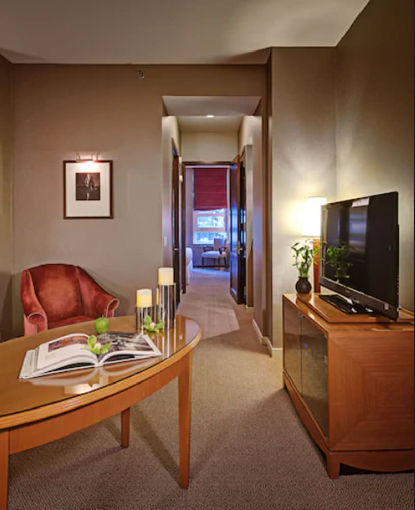 Hotel Giraffe by Library Hotel Collection — Hotel rooms in New York City, New York State