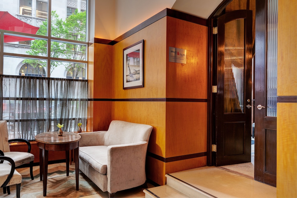 Hotel Giraffe by Library Hotel Collection — Restaurant & bars in New York City, New York State