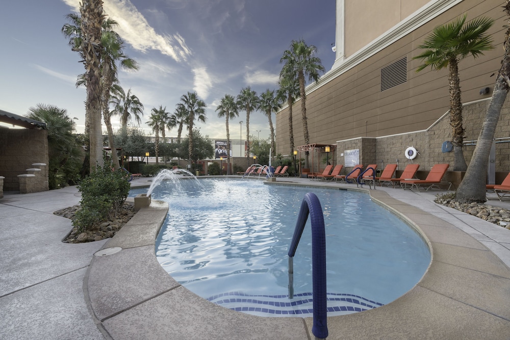 Sam's Town Hotel & Gambling Hall — Swimming pool in Las Vegas, Nevada