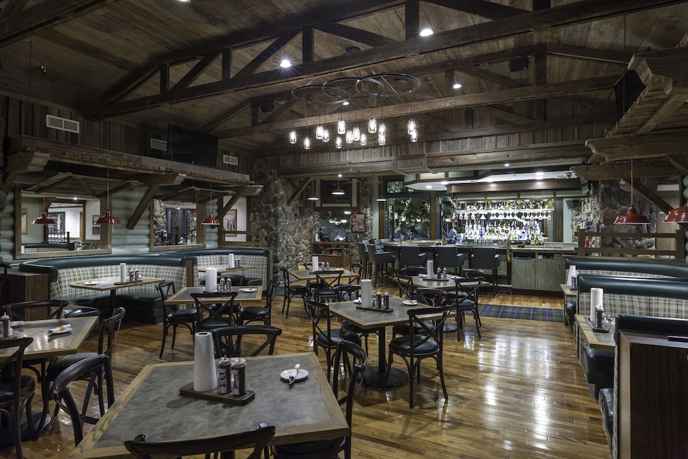 Sam's Town Hotel & Gambling Hall — Restaurant & bars in Las Vegas, Nevada