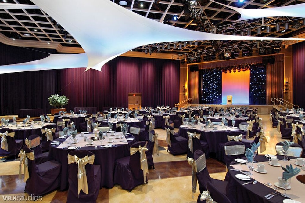 Sam's Town Hotel & Gambling Hall — Restaurant & bars in Las Vegas, Nevada