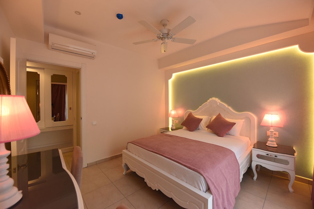 Montebello Deluxe — Hotel rooms in Fethiye, Mugla