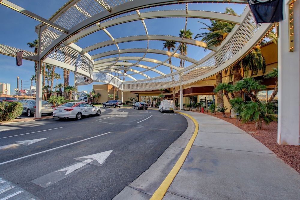 Golden Nugget Laughlin — Hotel building in Laughlin, Nevada