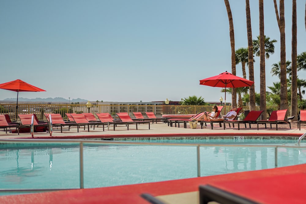 Golden Nugget Laughlin — Swimming pool in Laughlin, Nevada