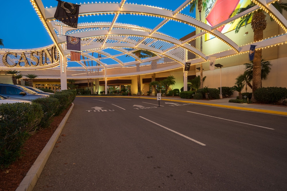 Golden Nugget Laughlin — Hotel building in Laughlin, Nevada