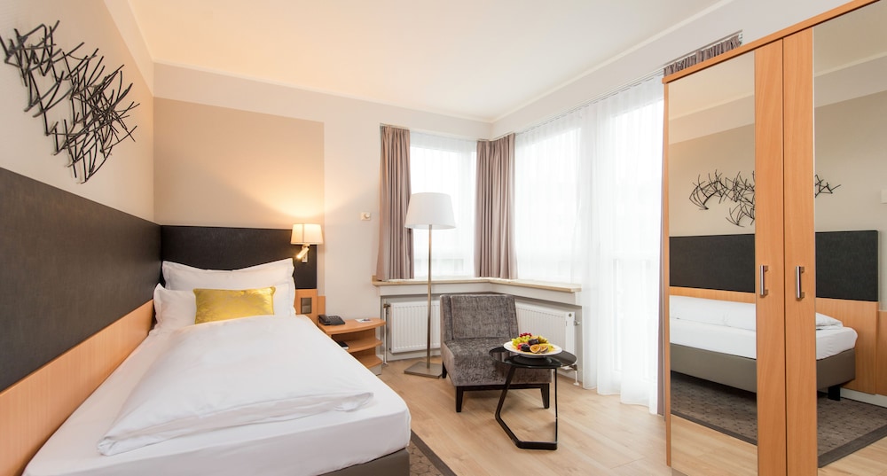 Mercure Hotel Köln Belfortstraße — Hotel rooms in Cologne, North Rhine-Westphalia