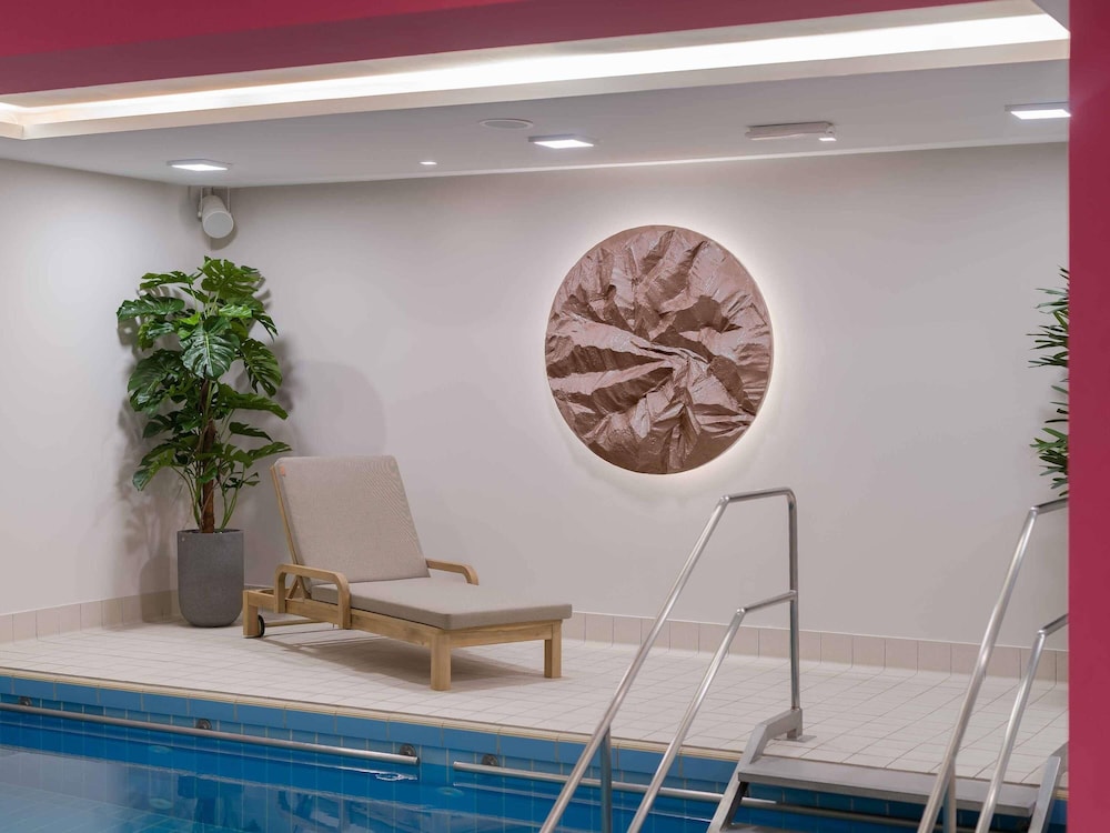 Mercure Hotel Köln Belfortstraße — Swimming pool in Cologne, North Rhine-Westphalia
