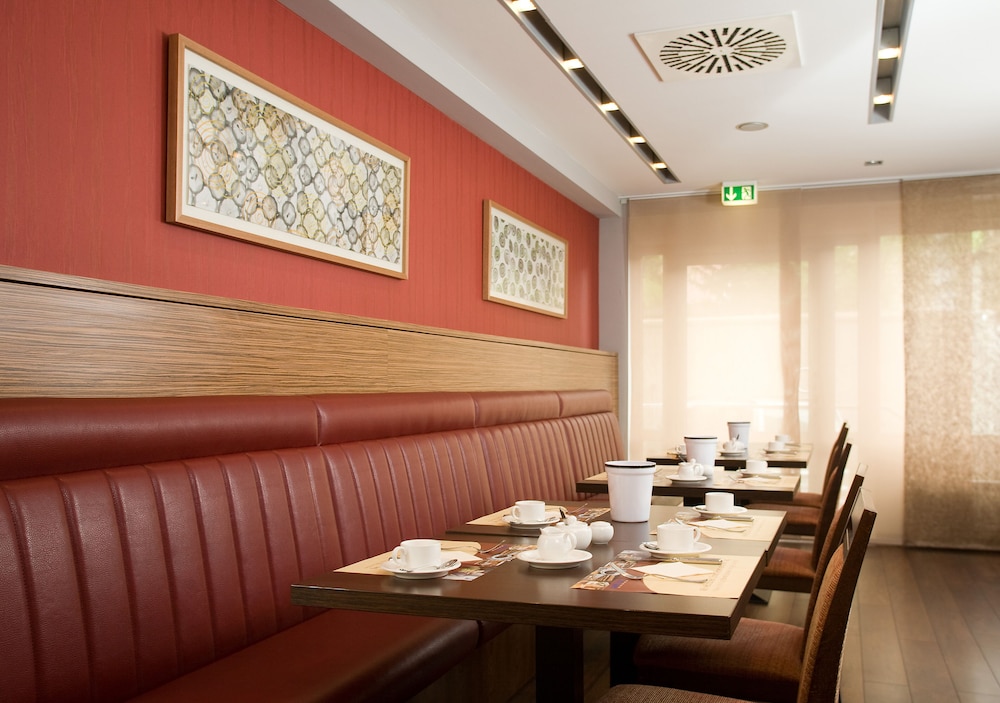 Mercure Hotel Köln Belfortstraße — Restaurant & bars in Cologne, North Rhine-Westphalia