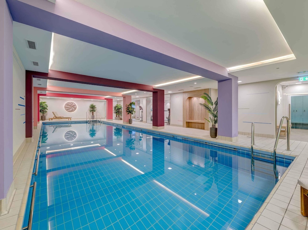 Mercure Hotel Köln Belfortstraße — Swimming pool in Cologne, North Rhine-Westphalia