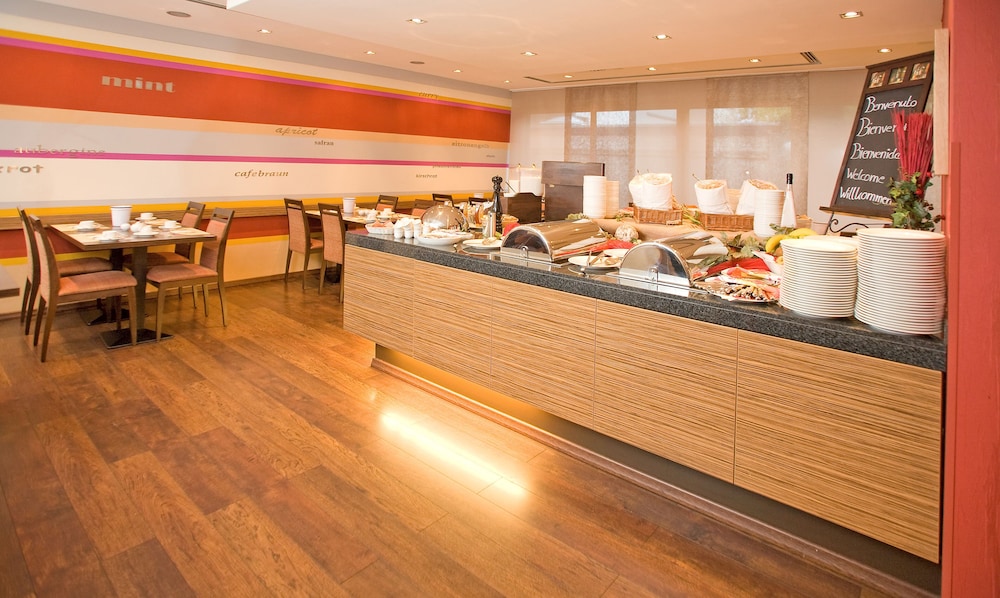 Mercure Hotel Köln Belfortstraße — Restaurant & bars in Cologne, North Rhine-Westphalia