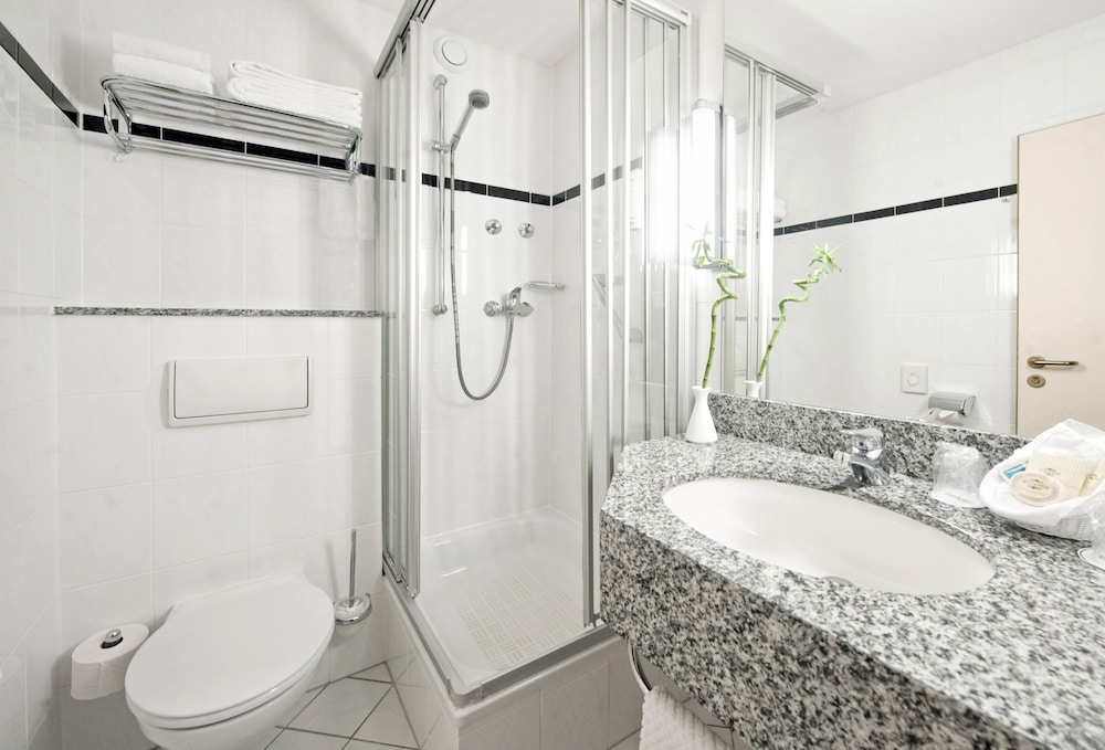 Mercure Hotel Köln Belfortstraße — Hotel rooms in Cologne, North Rhine-Westphalia