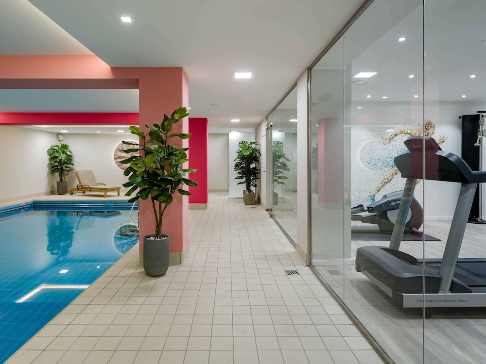 Mercure Hotel Köln Belfortstraße — Swimming pool in Cologne, North Rhine-Westphalia