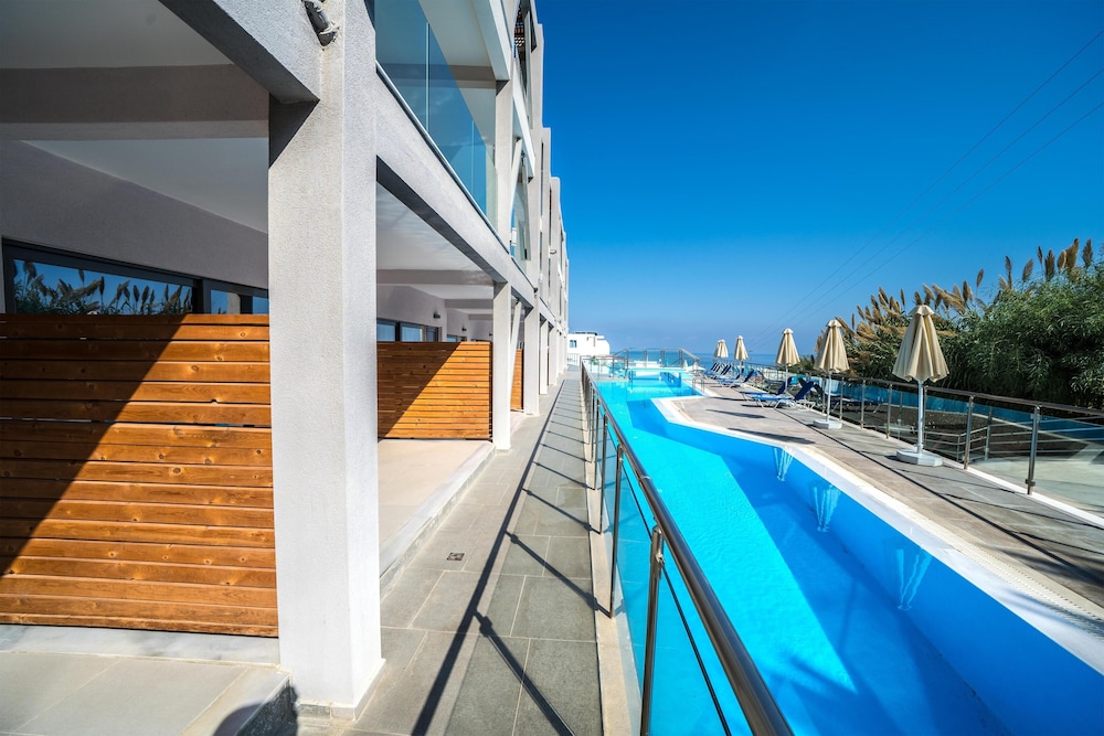 Village Panorama — Swimming pool in Lygaria