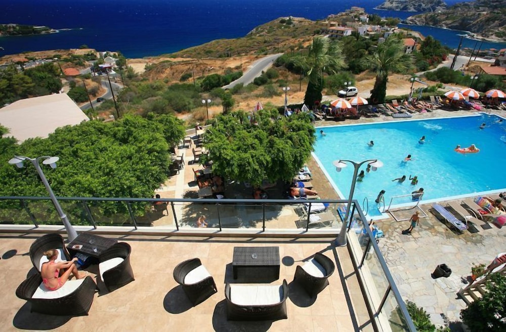 Village Panorama — Swimming pool in Lygaria