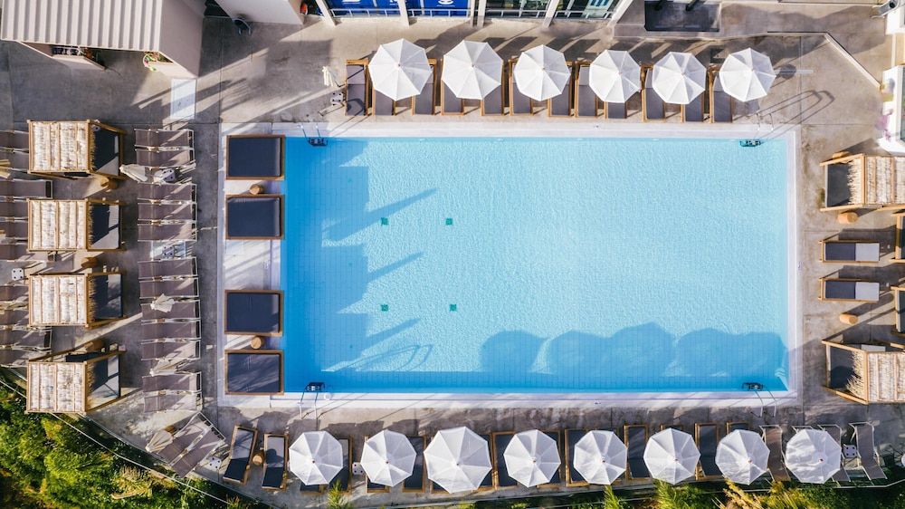 Village Panorama — Swimming pool in Lygaria