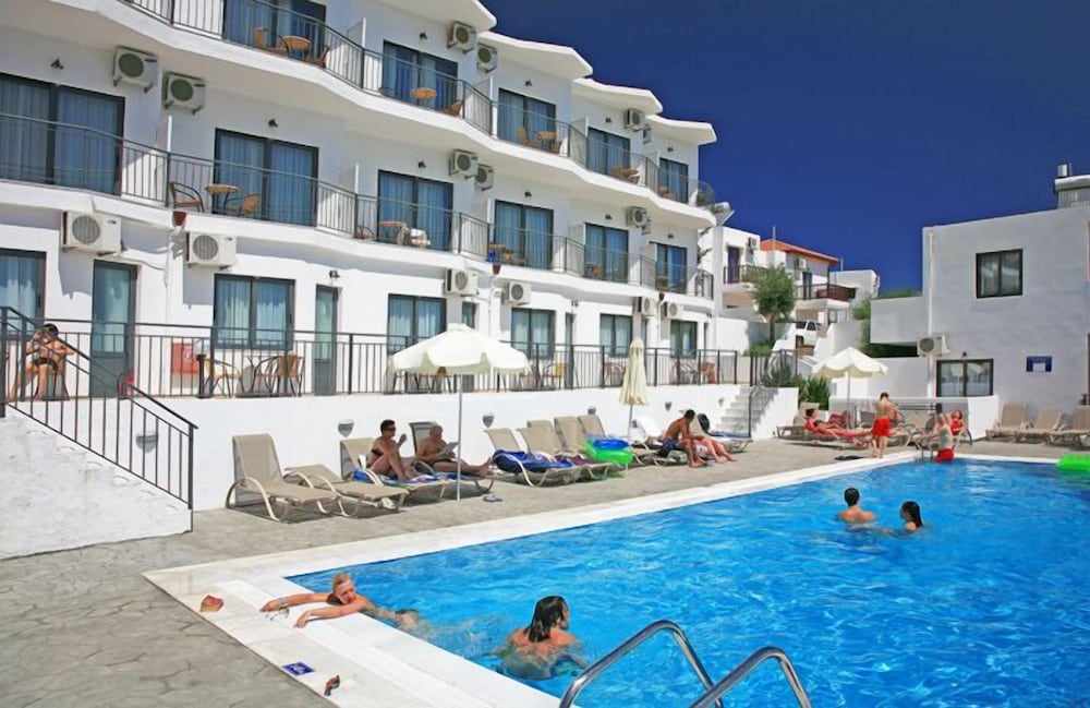 Village Panorama — Swimming pool in Lygaria