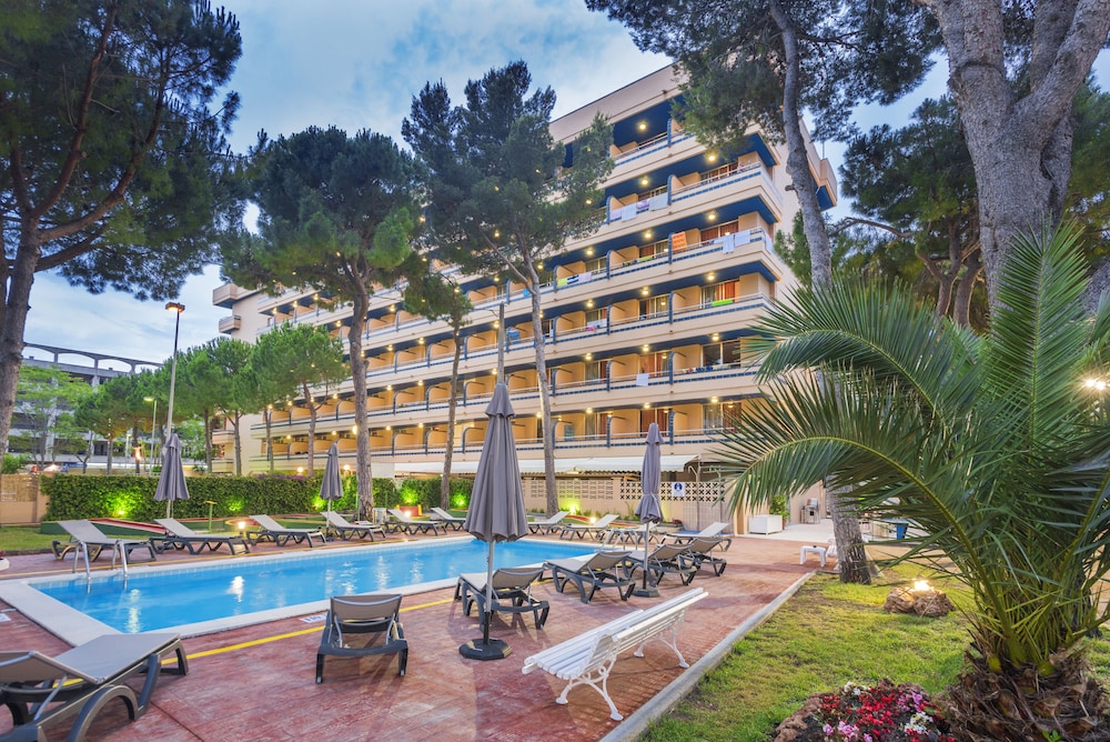 4R Playa Park — Hotel building in Salou, Catalonia