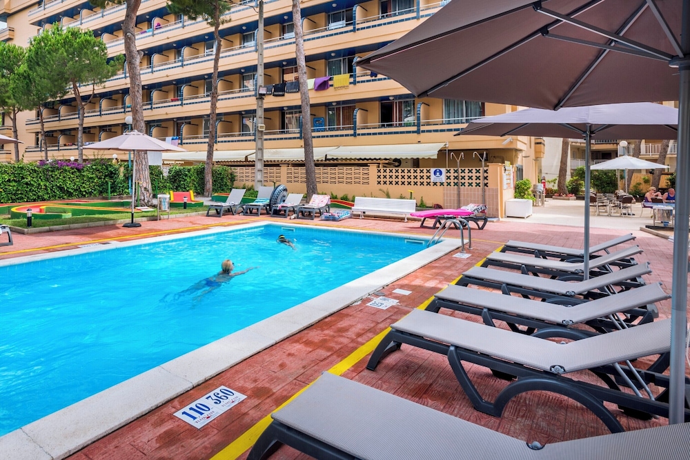 4R Playa Park — Swimming pool in Salou, Catalonia