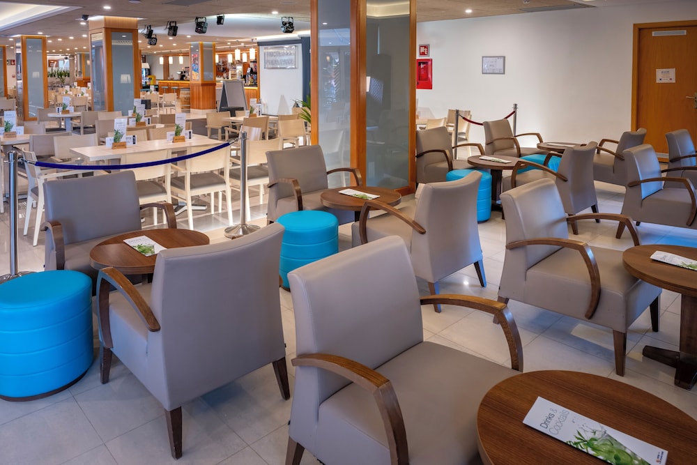 4R Playa Park — Restaurant & bars in Salou, Catalonia