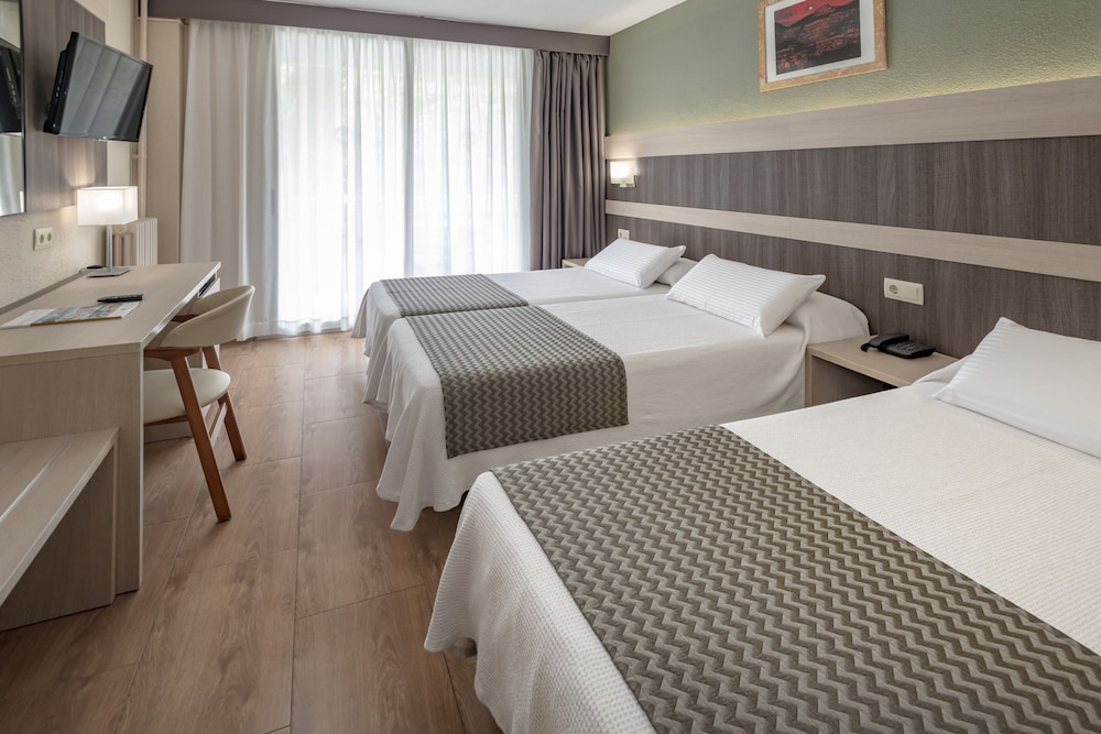 4R Playa Park — Hotel rooms in Salou, Catalonia