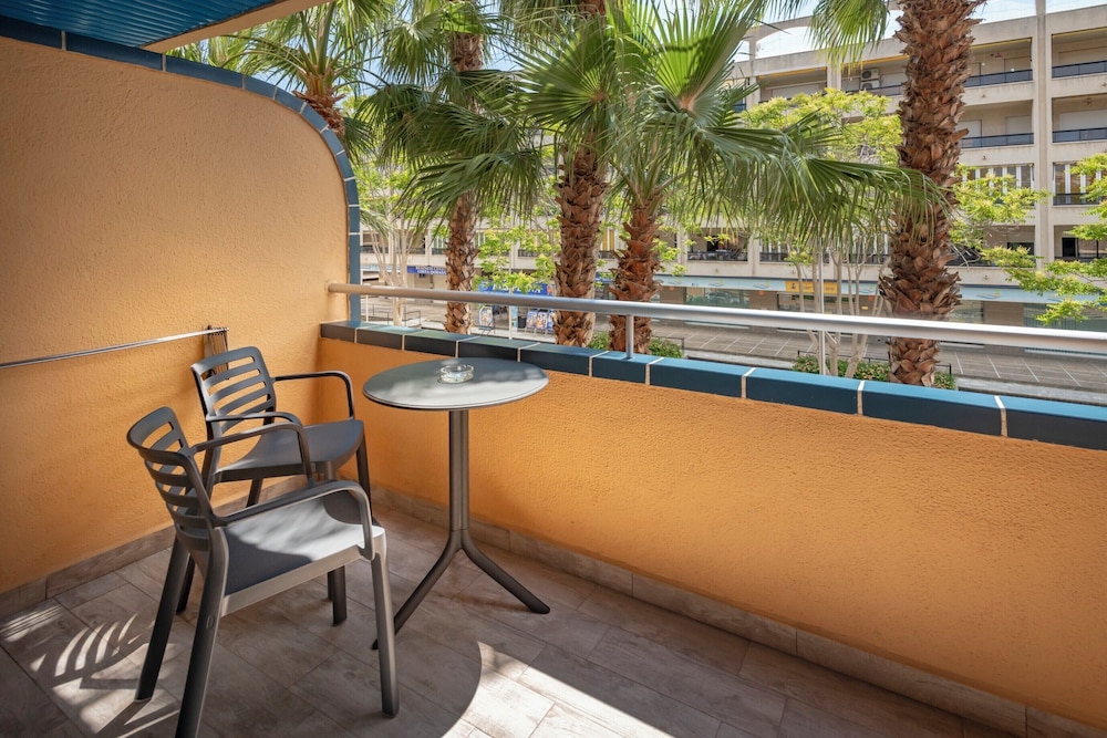 4R Playa Park — Hotel rooms in Salou, Catalonia