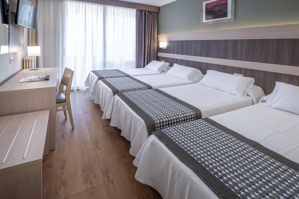 4R Playa Park — Hotel rooms in Salou, Catalonia