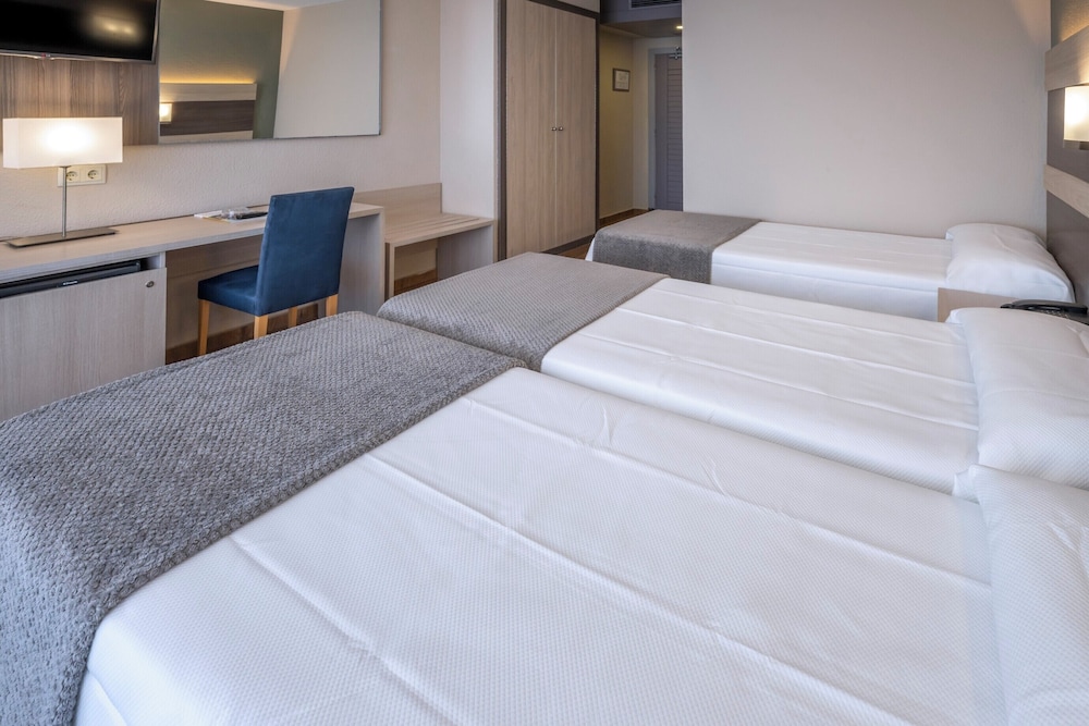 4R Playa Park — Hotel rooms in Salou, Catalonia