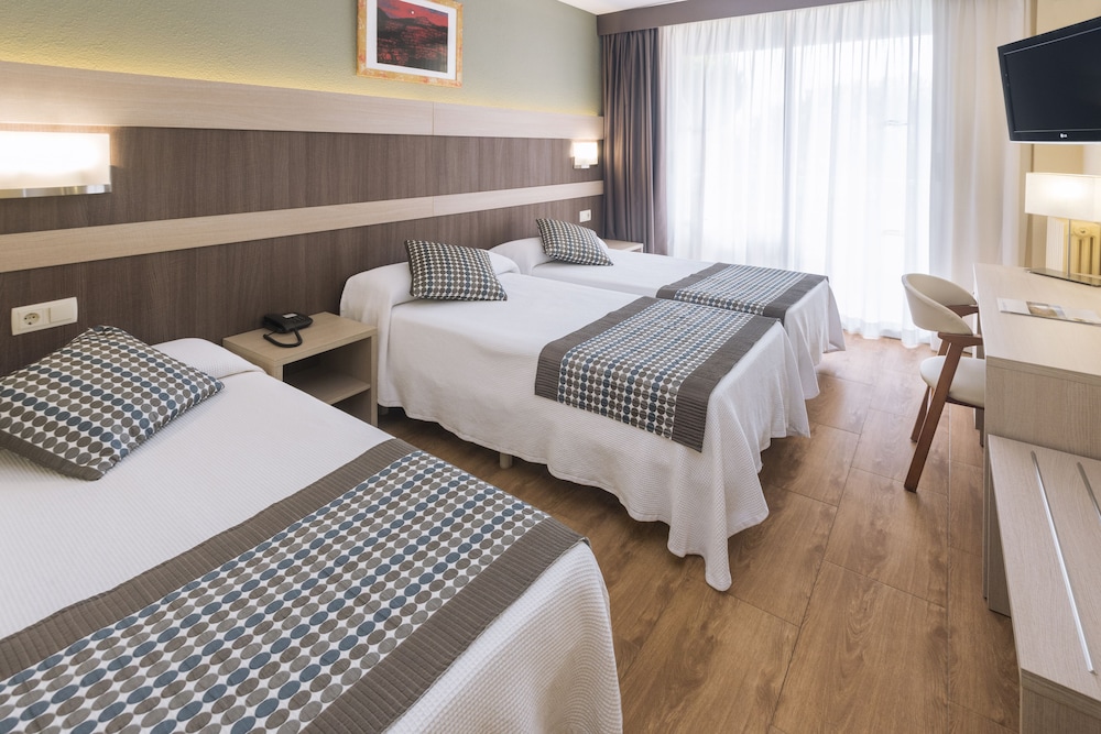 4R Playa Park — Hotel rooms in Salou, Catalonia