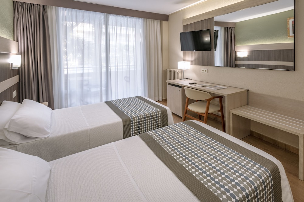 4R Playa Park — Hotel rooms in Salou, Catalonia