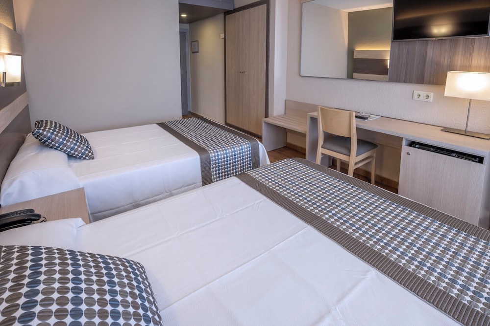 4R Playa Park — Hotel rooms in Salou, Catalonia
