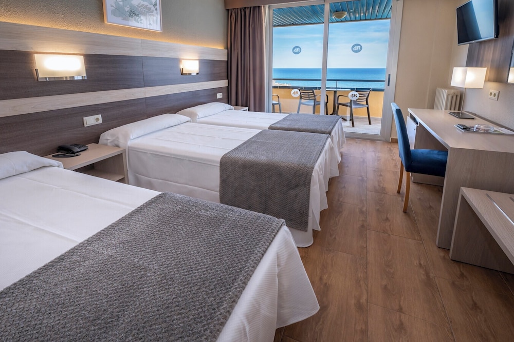 4R Playa Park — Hotel rooms in Salou, Catalonia